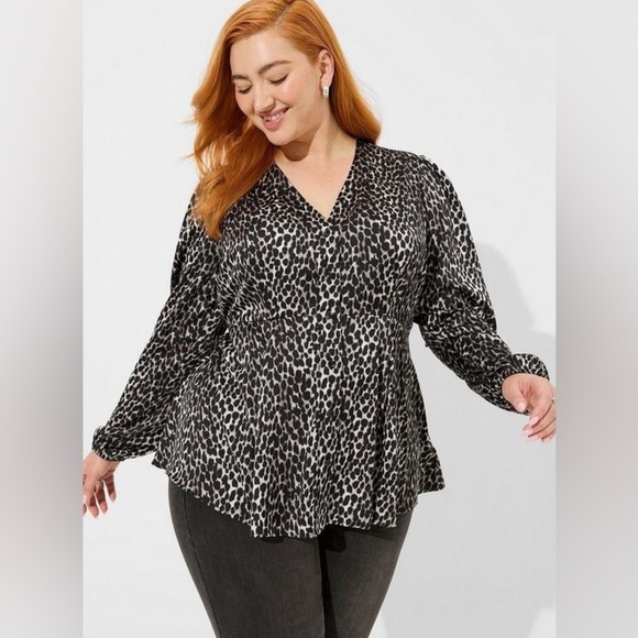 Torrid Black Cheetah Peplum Satin Blouse - New - Size 12 (0) - Picture 1 of 6